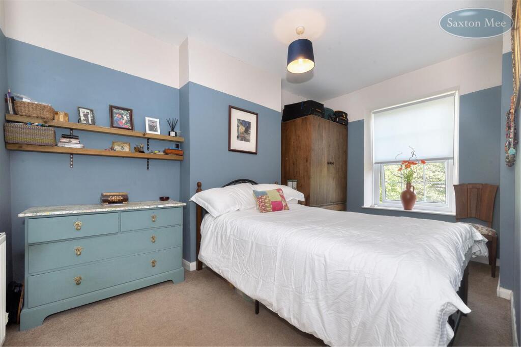 ash - bedroom 1 8456.jpg