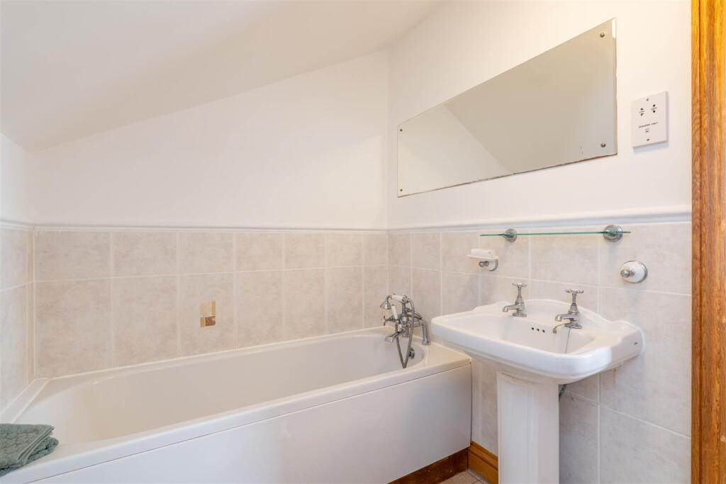 Bedroom Five Ensuite