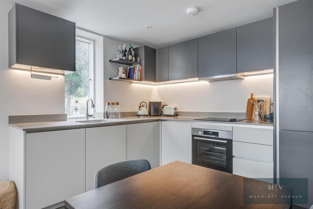 Chalkhurst Court F4 MV-6.jpg