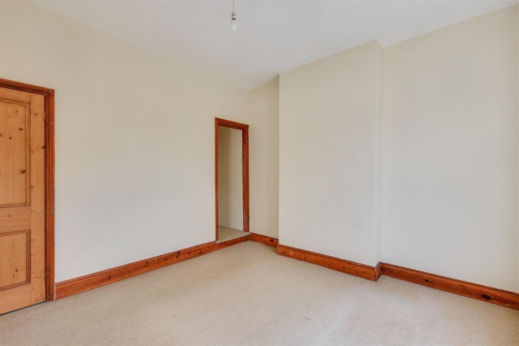 Bedroom 1_2.jpeg