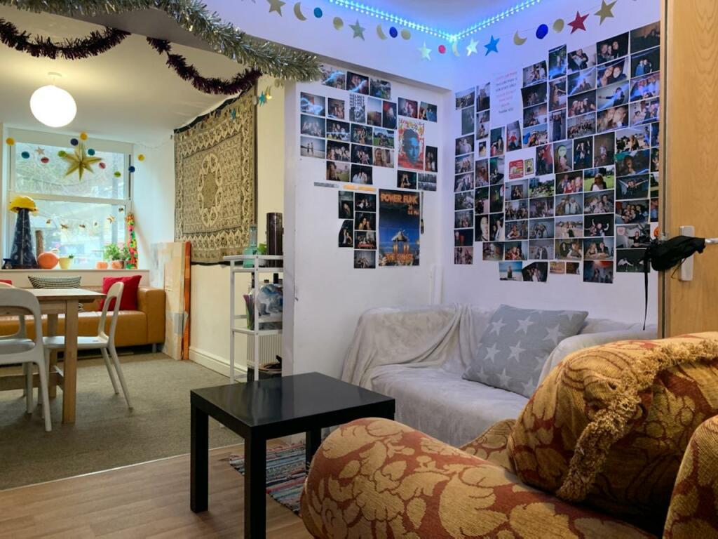 Living room b.jpeg