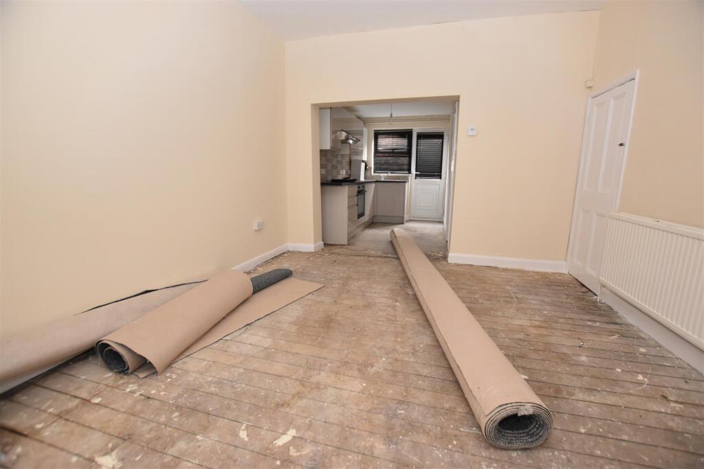 Dining Area.JPG