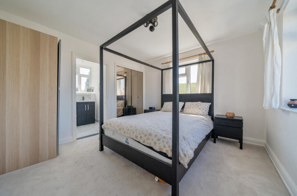 1336856-10-689b3d...