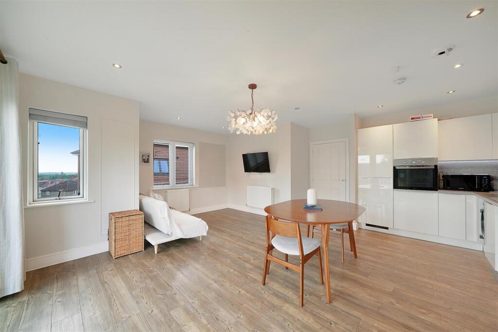 Flat 61, Maven Court - VXwtAdId4VLUuYSr8p60.jpg