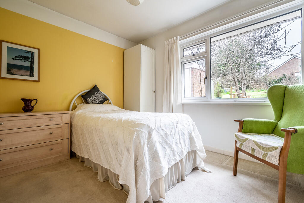 32 Winslade Park ...