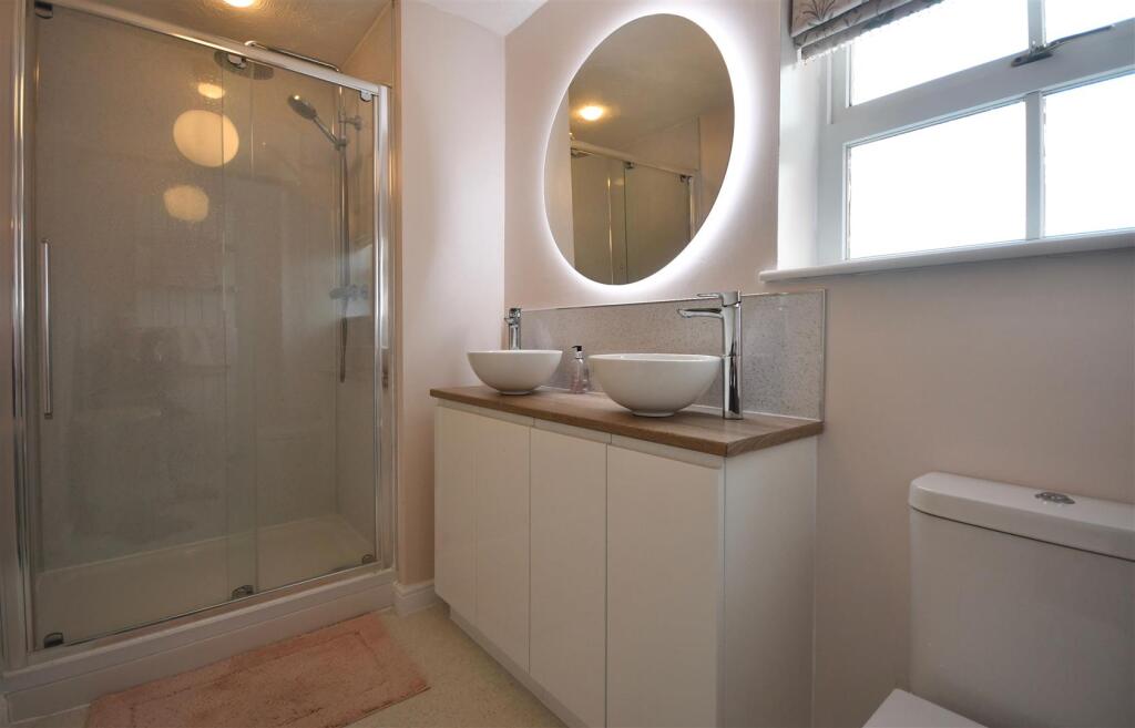 Refitted En Suite
