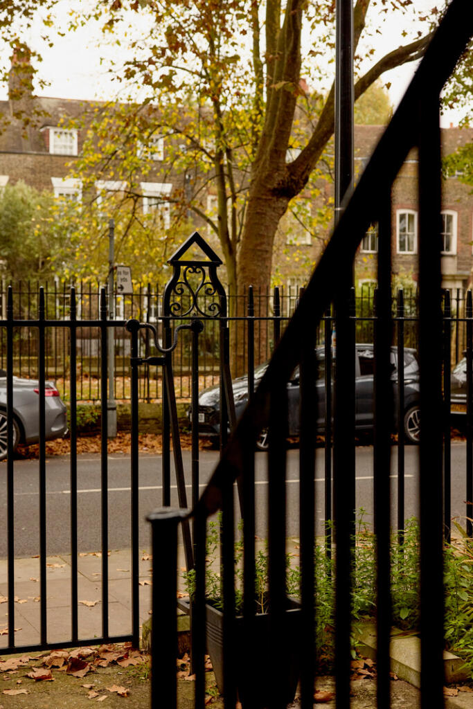 241188 - STEPNEY GREEN_HIRES_34.JPG