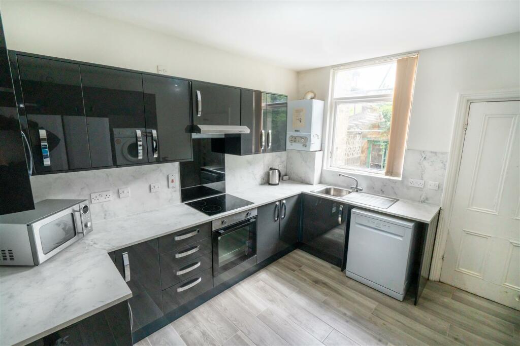New Kitchen 2.jpg