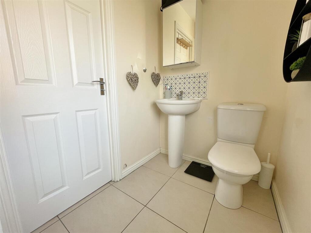 Master Bedroom En-Suite