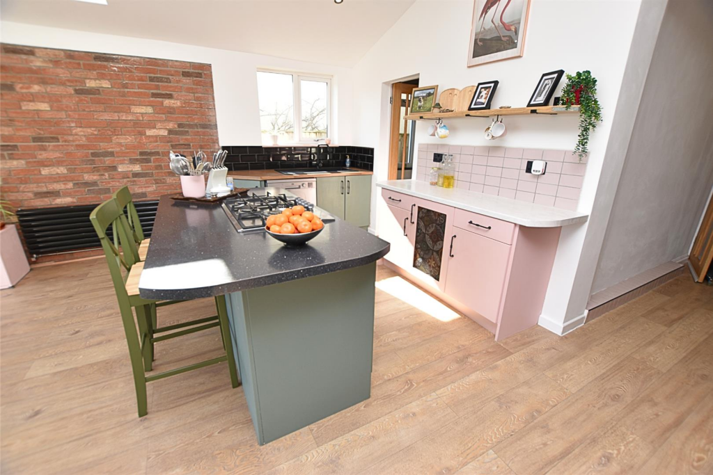 LIVING KITCHEN DINER