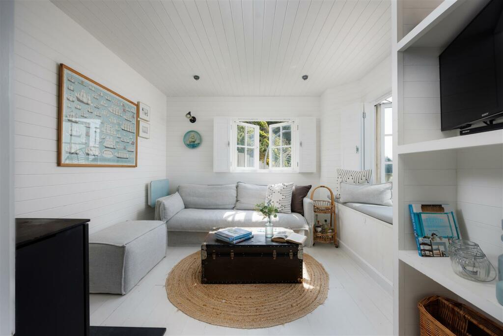 beach_house_lodge_30.jpg