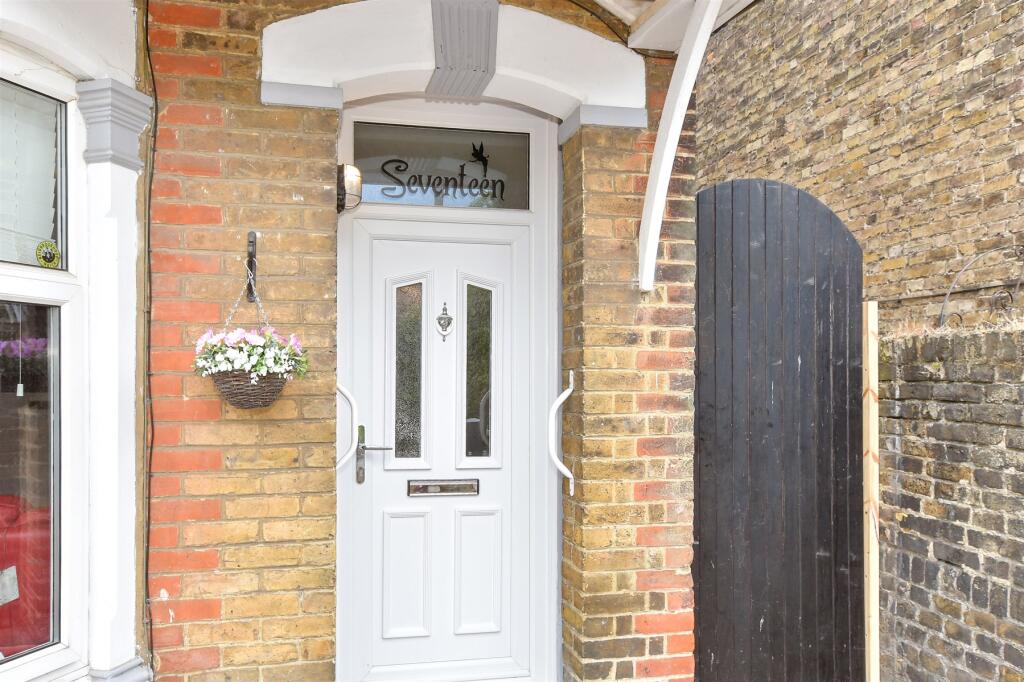 External Lifestyle Photograph