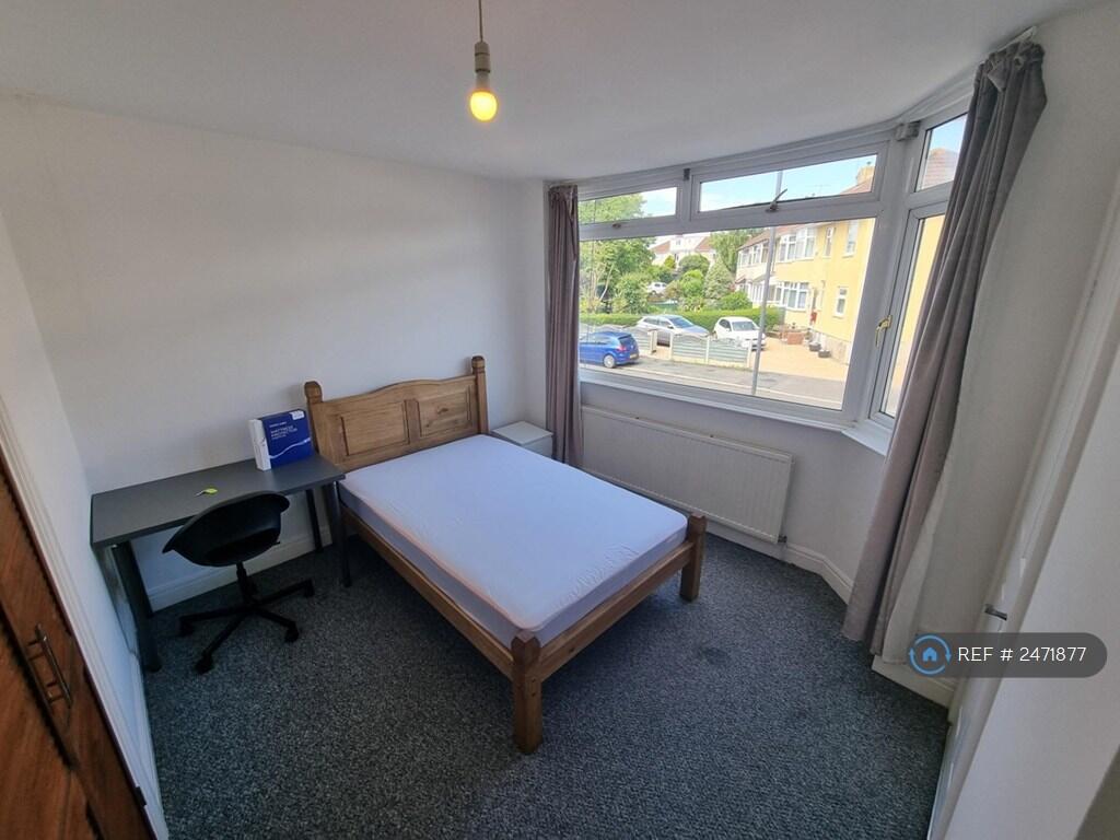Ensuite Bedroom Front 