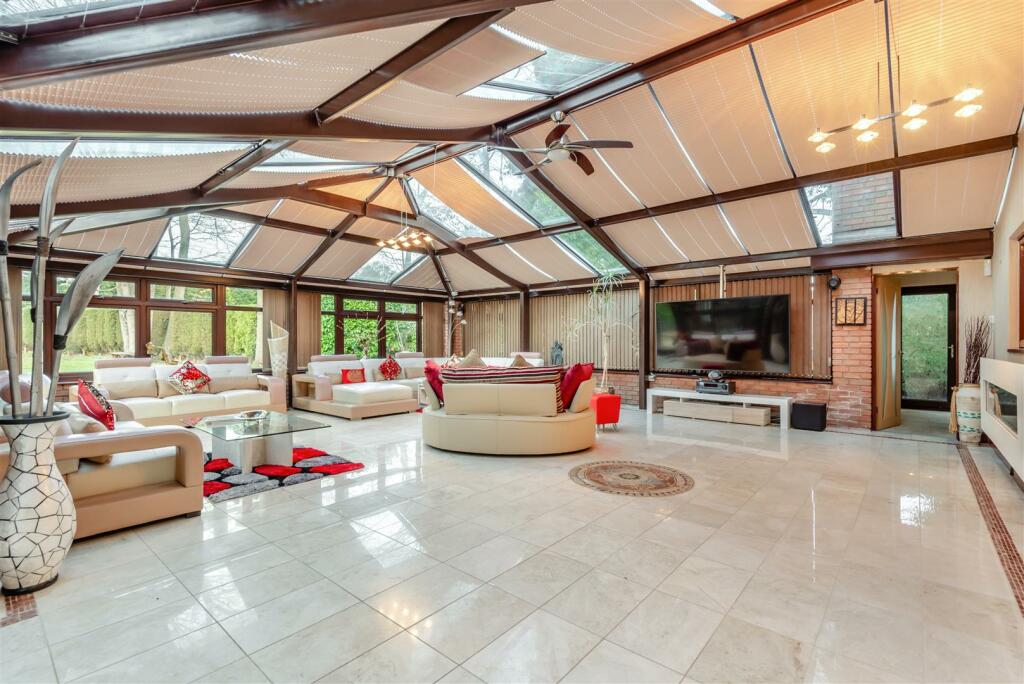 8539729-interior14.jpg