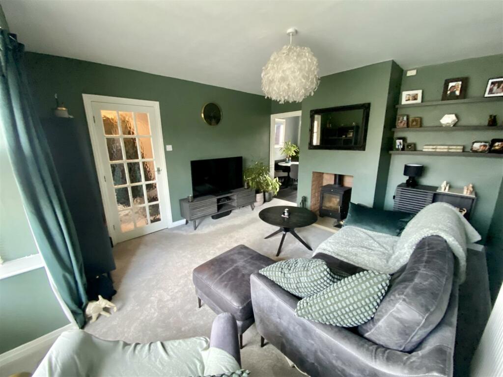 Bramleys Estate Agents - Robin Royd Drive - Mirfie