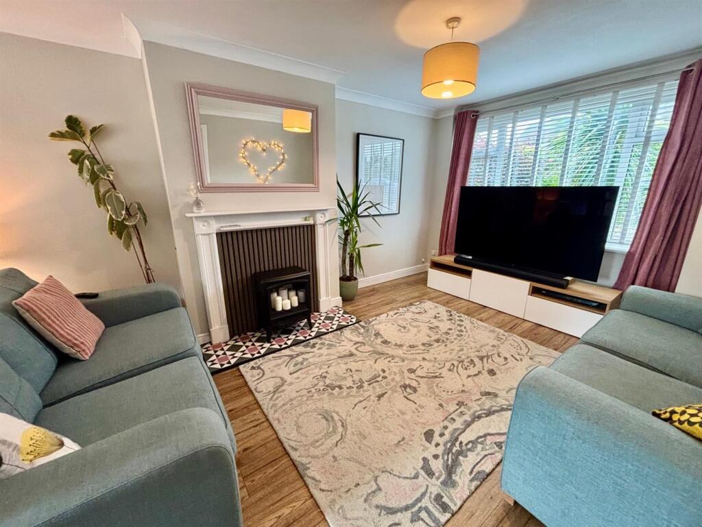 Lounge / Dining Room