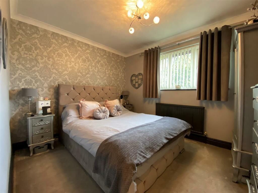 bed2.jpg