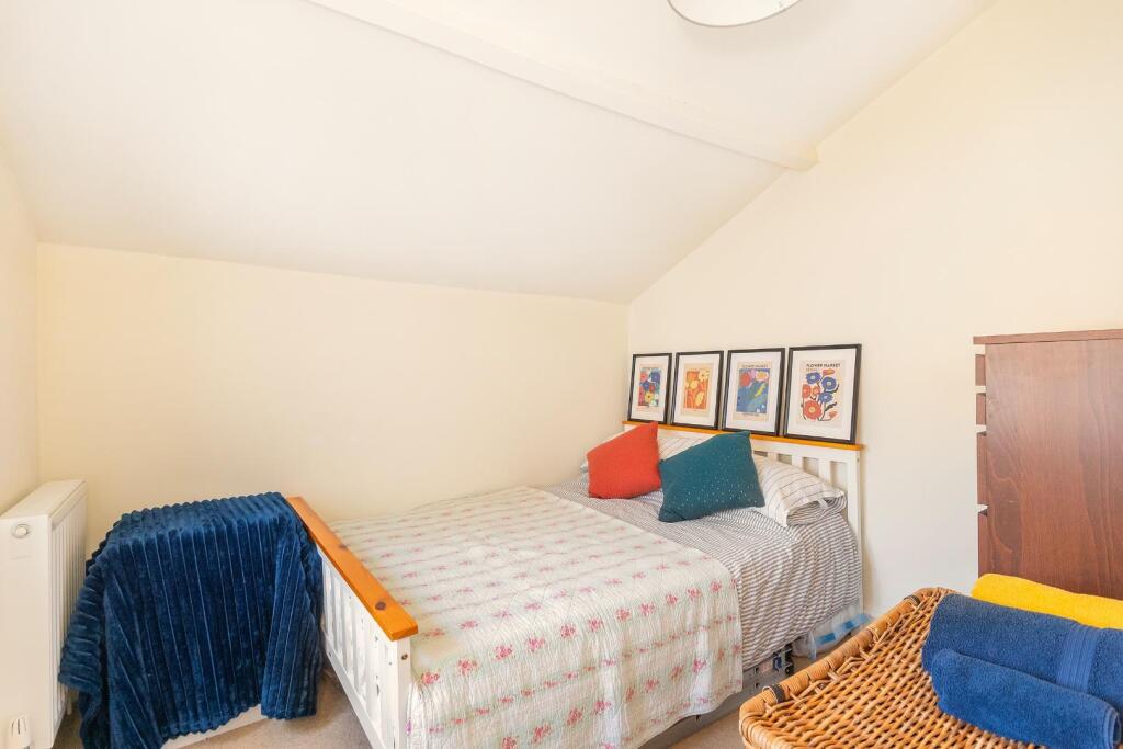 H4P0RCSN - Bedroom B.jpg