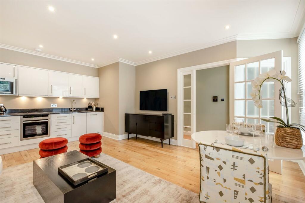 8515327-interior09.jpg
