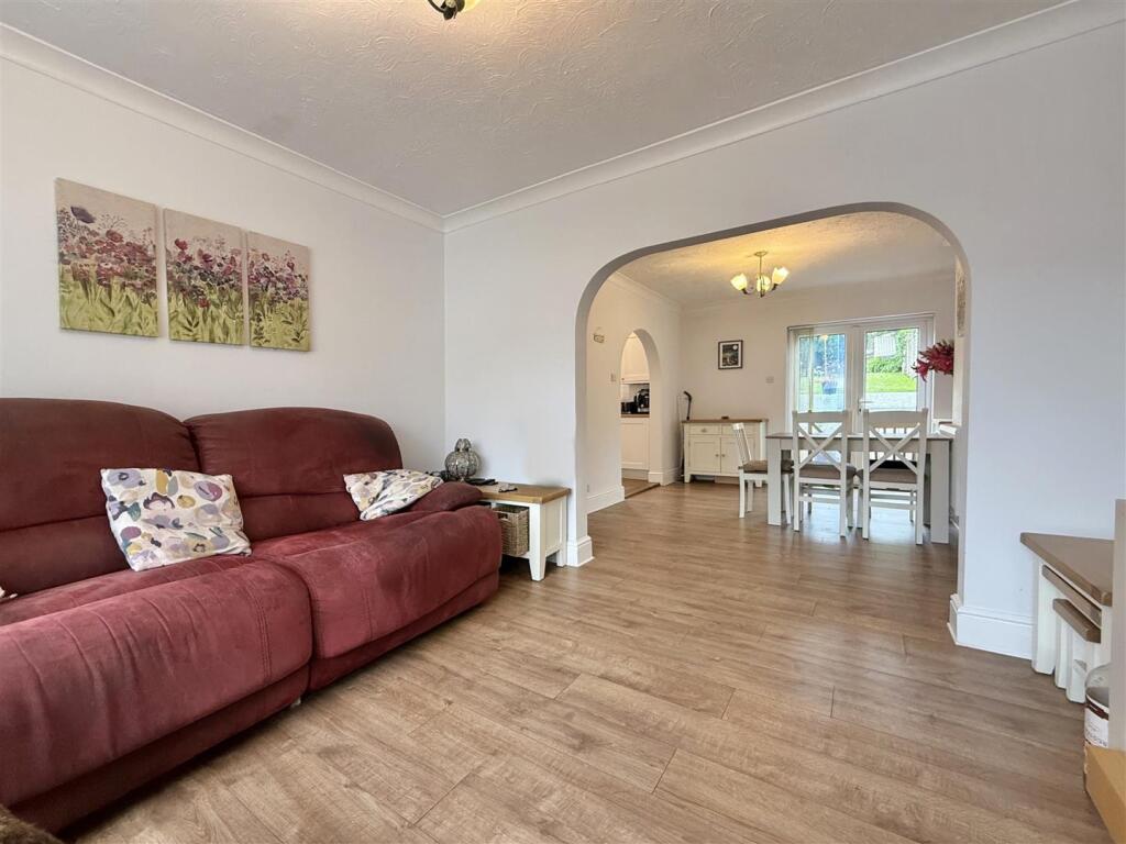 Lounge To Dining Room.jpeg