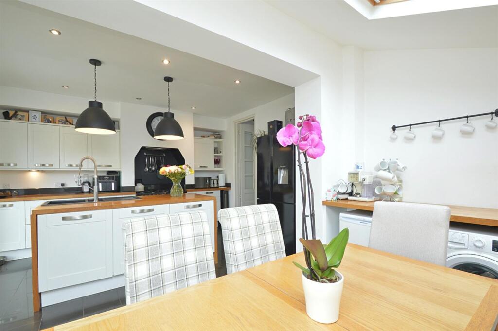 resizedKitchen2.jpg