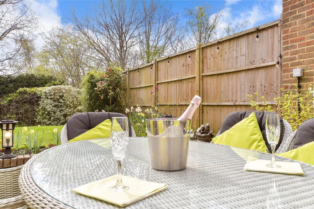 External Lifestyle Photograph