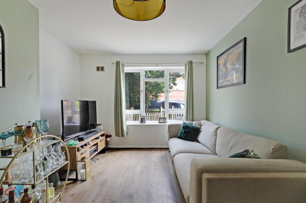 04-b885JHPropWpen - 5 Rosebank - 10.jpg