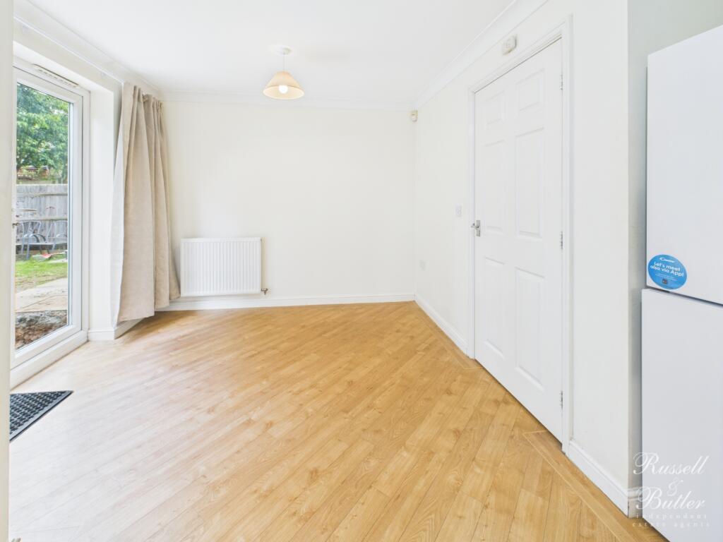 CAM02127G0-PR0299-STILL007