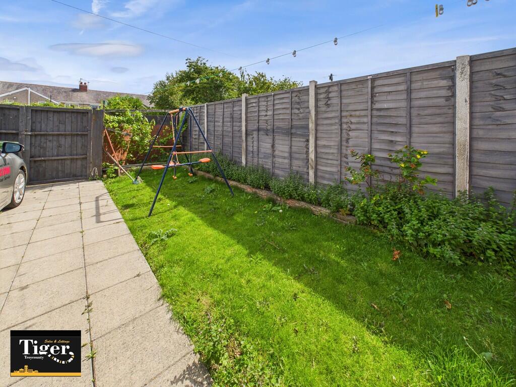 CAM02176G0-PR0667...