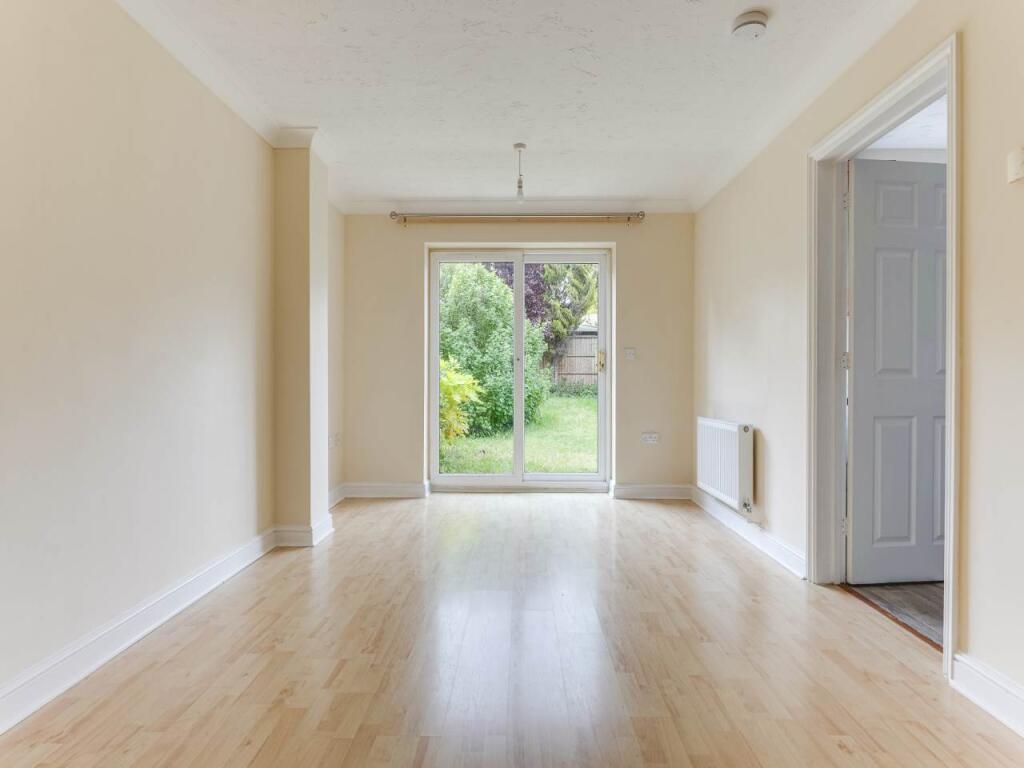 Living Room (2)