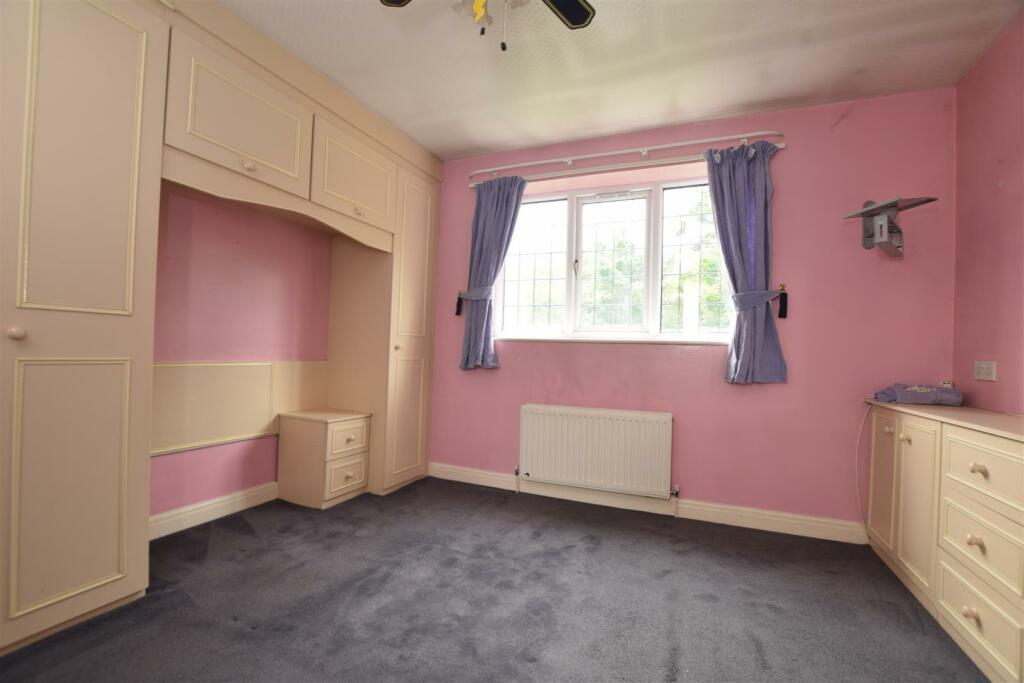BEDROOM 4