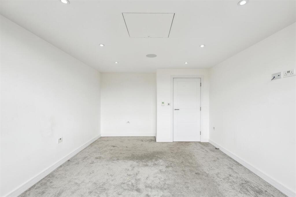 Linen House, W4 - FOR SALE