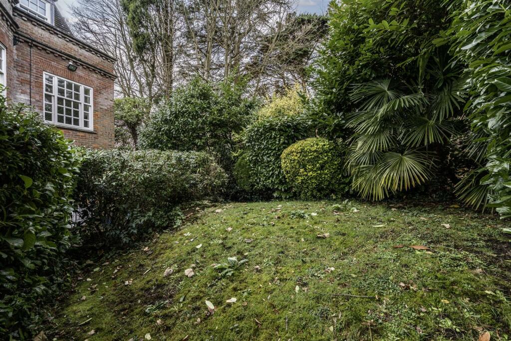 Davidson Frost-Wellings, DFW, Wellington House, Ay