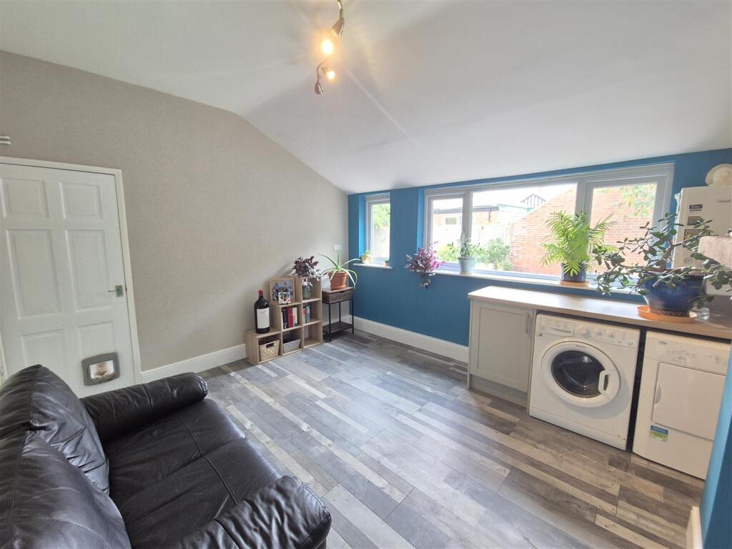 Sitting Room/Utility