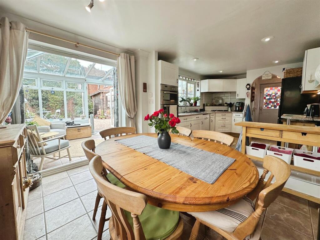 5cc3b8db--490A-BD31-4C103E9AC0E0-46764-00000FEB753