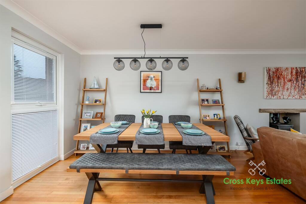 Dining &amp; Entertaining Room