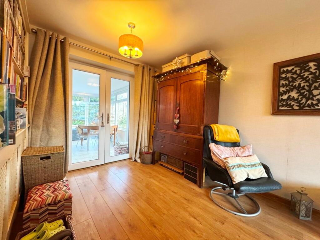 Lounge/dining area