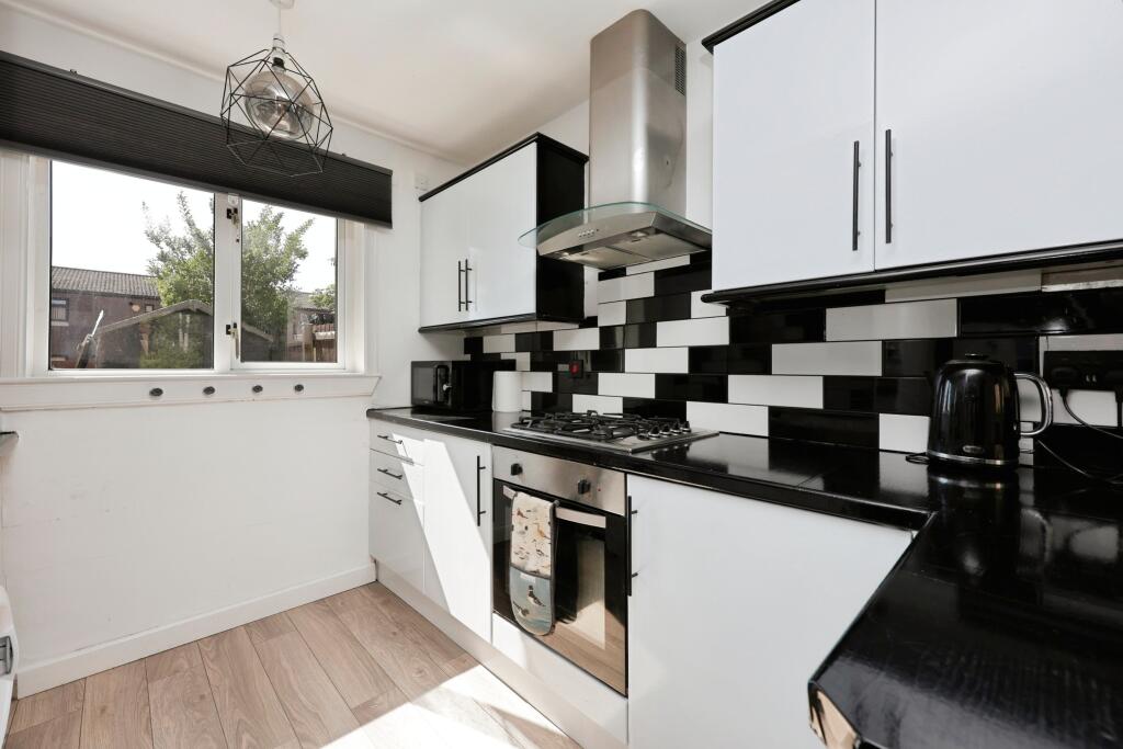 Kitchen/Dining Area