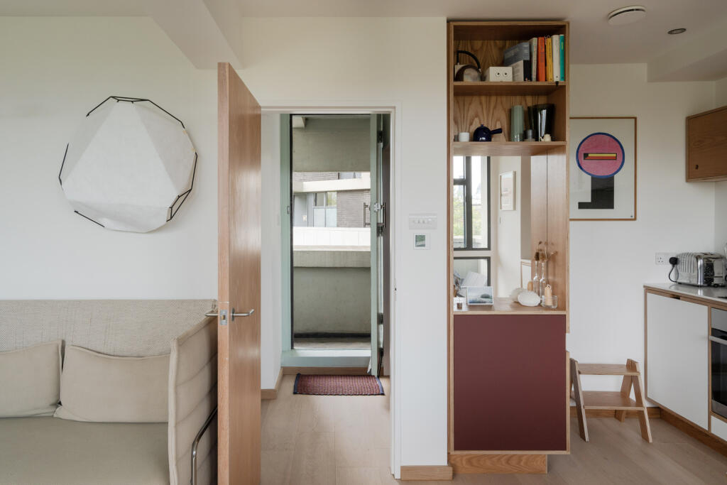 283595 - Keeling House, London E2 - high res - ...