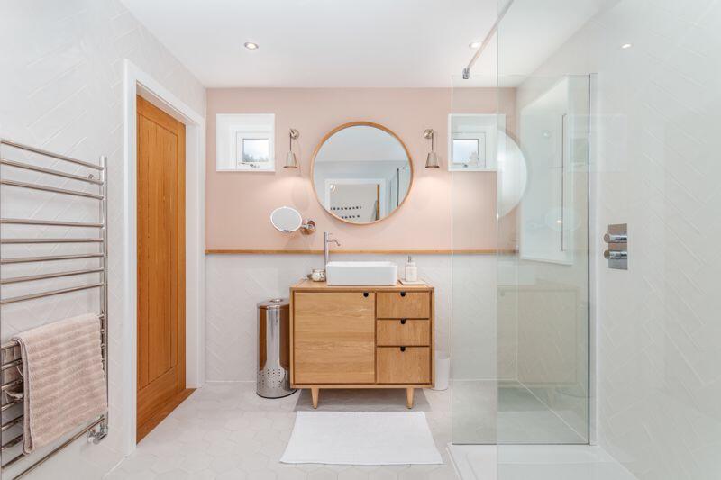 Jack &amp; Jill Shower Room