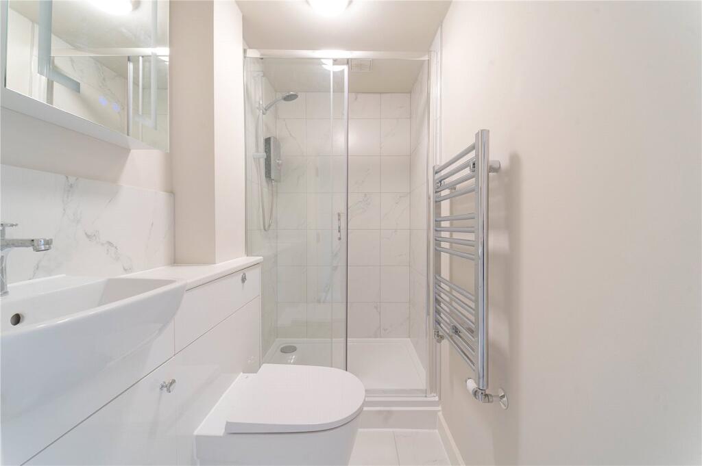 Ensuite Showeroom