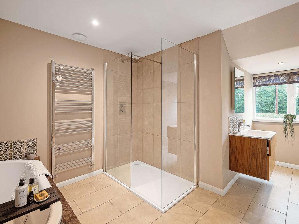 Primary bathroom opposite view