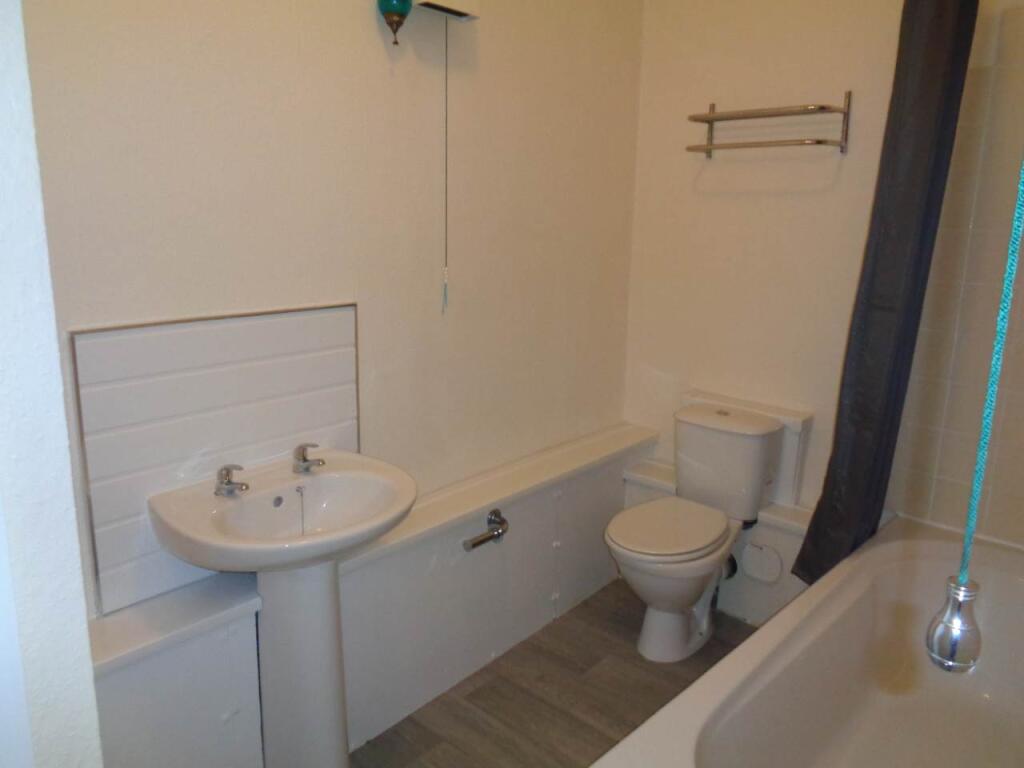 Forehill 3 Bathroom