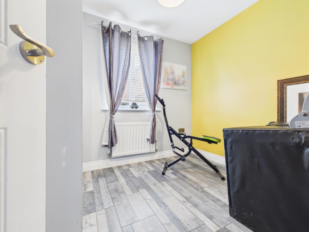 CAM03729G0-PR0088-STILL006