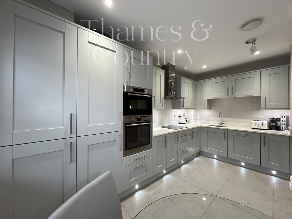 Kitchen breakfast room