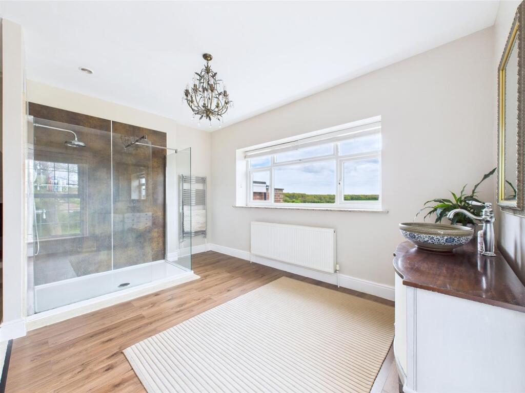 Master Ensuite