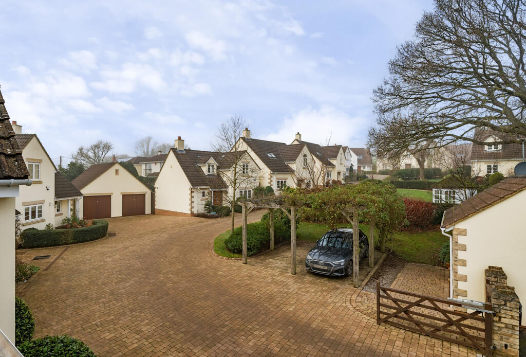 Warren Close