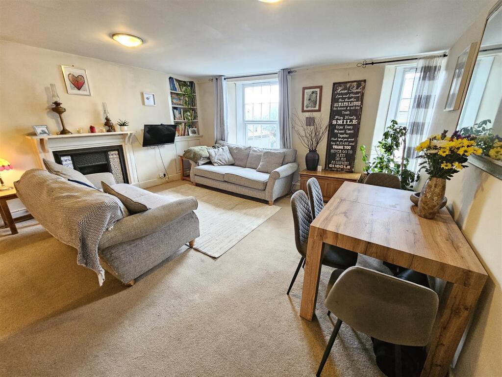 Sitting Dining Room.jpg