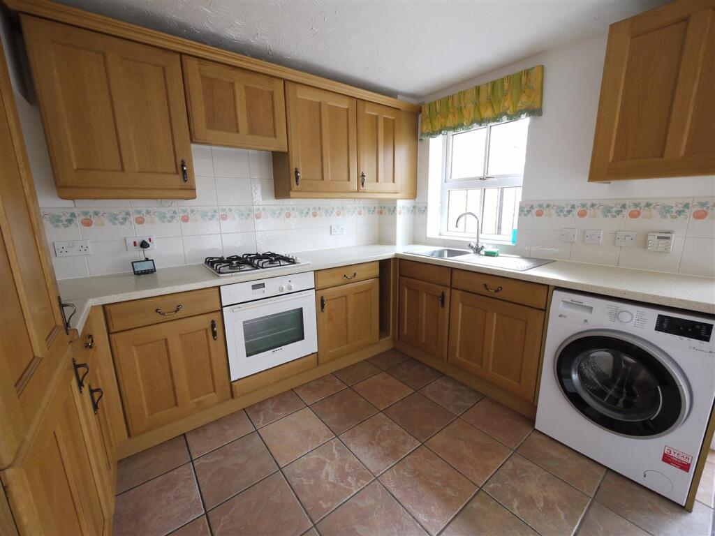 KITCHEN/BREAKFAST ROOM