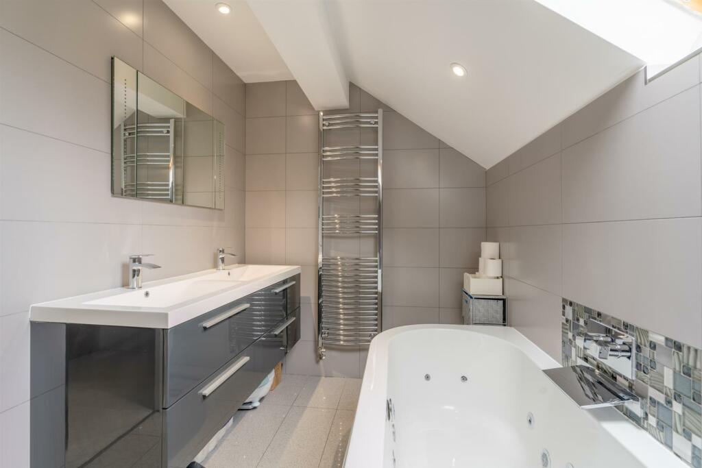 3 The Fairway-16.jpg